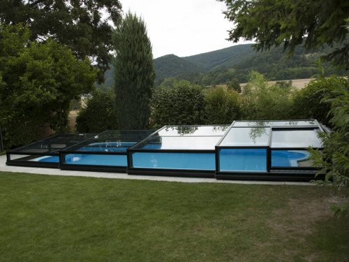 Niedrigüberdachung Pool